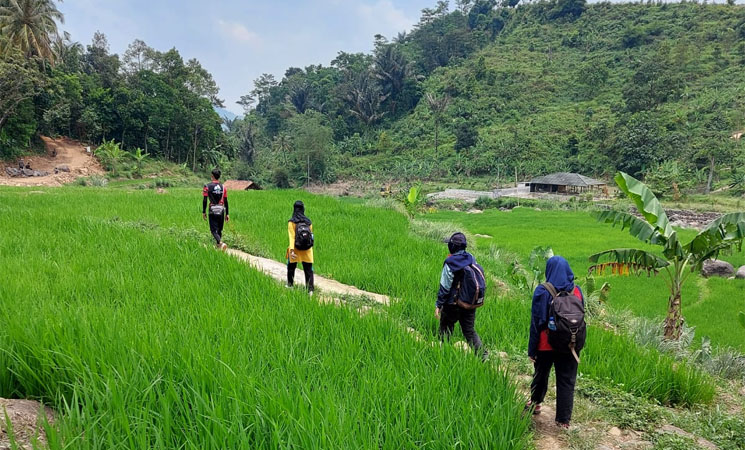 Trekking di Sentul ...