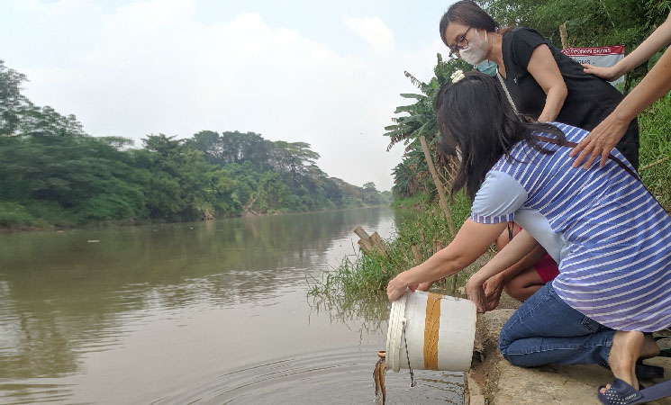 Fang Shen Melepas Penderitaan Makhluk Hidup