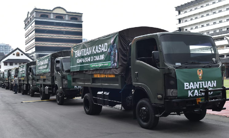 Berangkatkan_10_Truk_Bansos_2.jpg